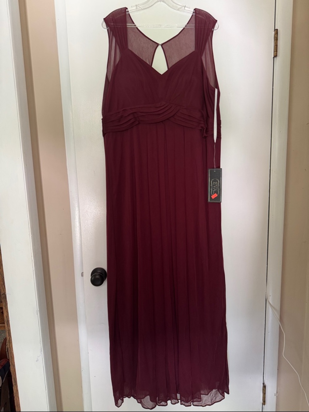 Chiffon Keyhole Evening Gown in Burgundy